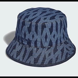 Ivy Park x adidas reversible bucket hat